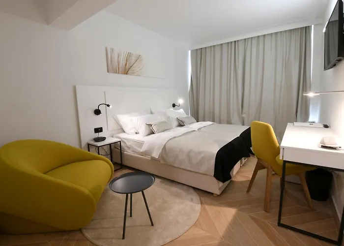 Hotell Milenij 4*